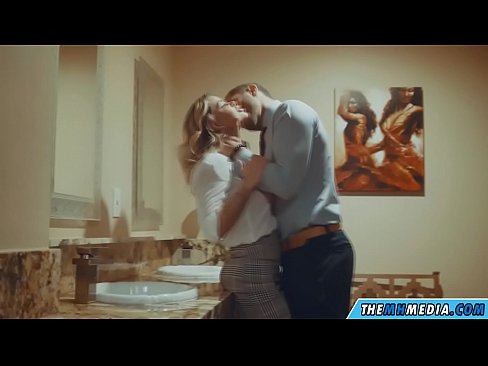 ❤️ Keď vás prsnatá blondínka zvádza na verejných toaletách ❤ Super sex na sk.milfnut-net.ru ❌❤